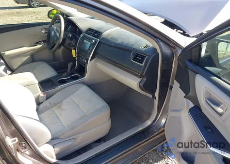 2016 Toyota Camry Le z USA, uszkodzony, nr VIN 4T1BF1FK8GU509046